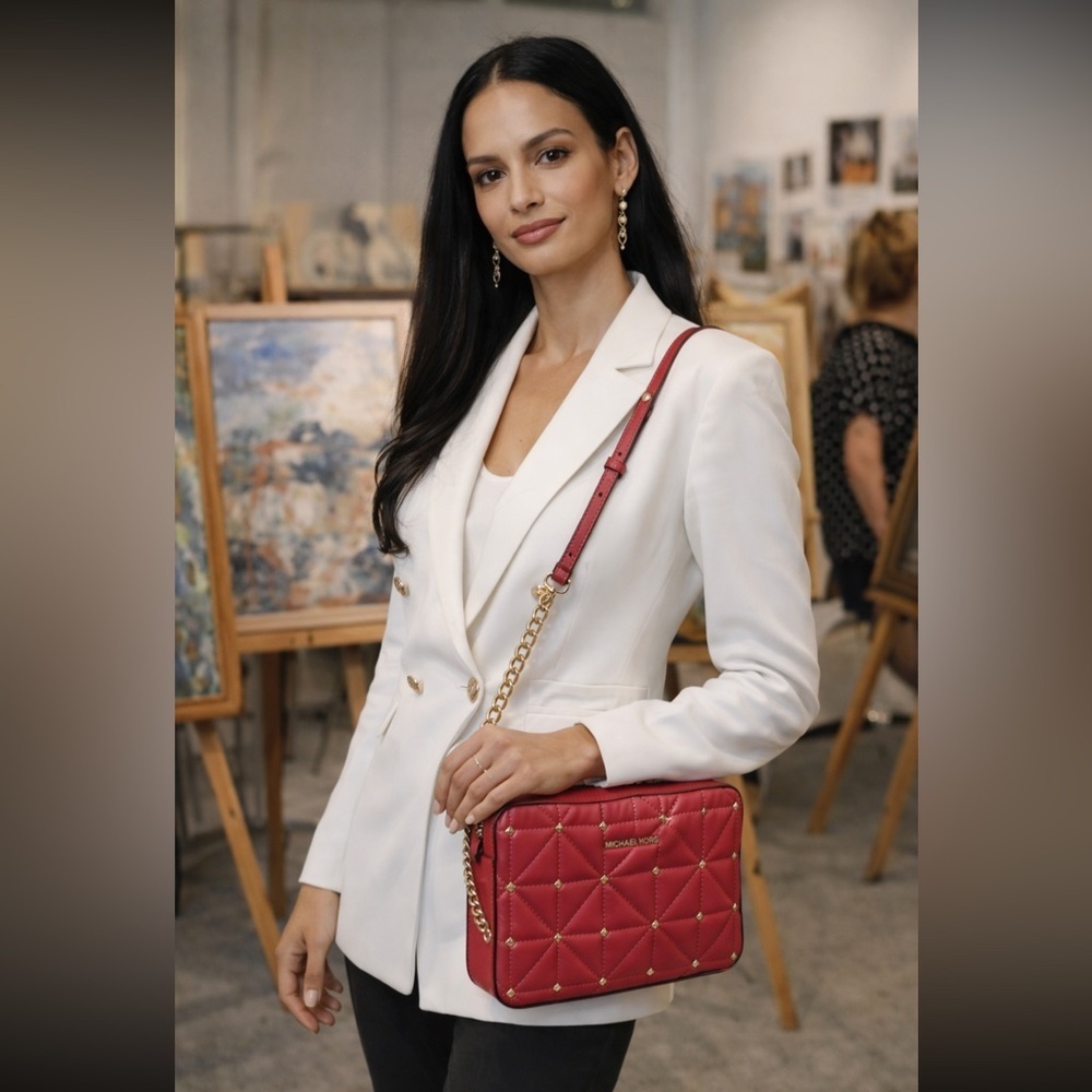 Michael Kors NWT  BOUTIQUE
Large EW Quilted Leather Crossbody Bag.